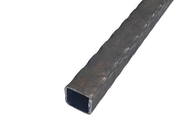 Декор. труба 30*30*2*1000 мм офактуровка по ребрам Декор. труба 30*30*2*1000 мм офактуровка по ребрам